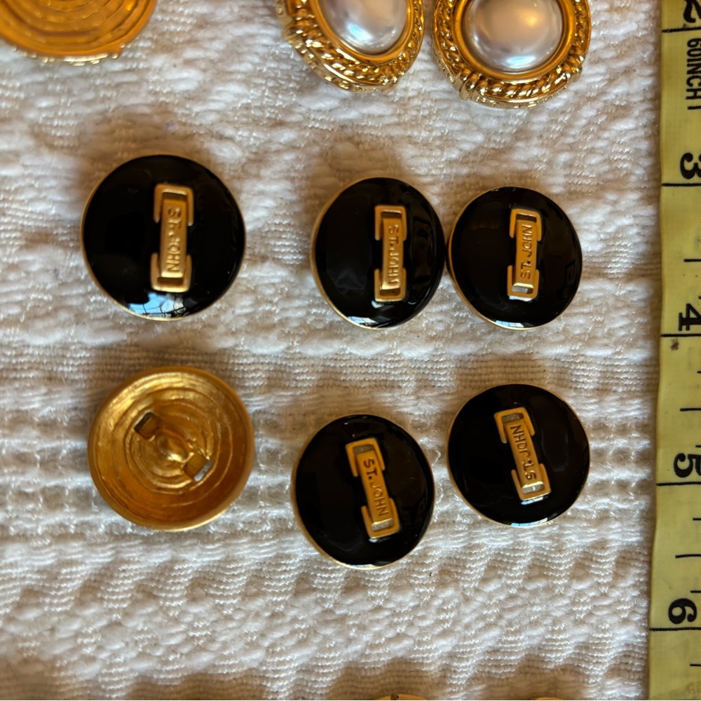 St. John Collection Gold and Black Button Set - Picture 4 of 7